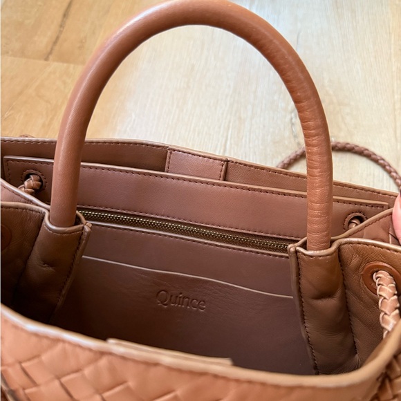 Italian leather woven handbag with adjustable straps - Picture 5 of 8